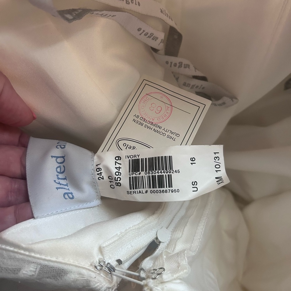 Alfred Angelo Wedding dress size 16 NWT - Picture 12 of 17